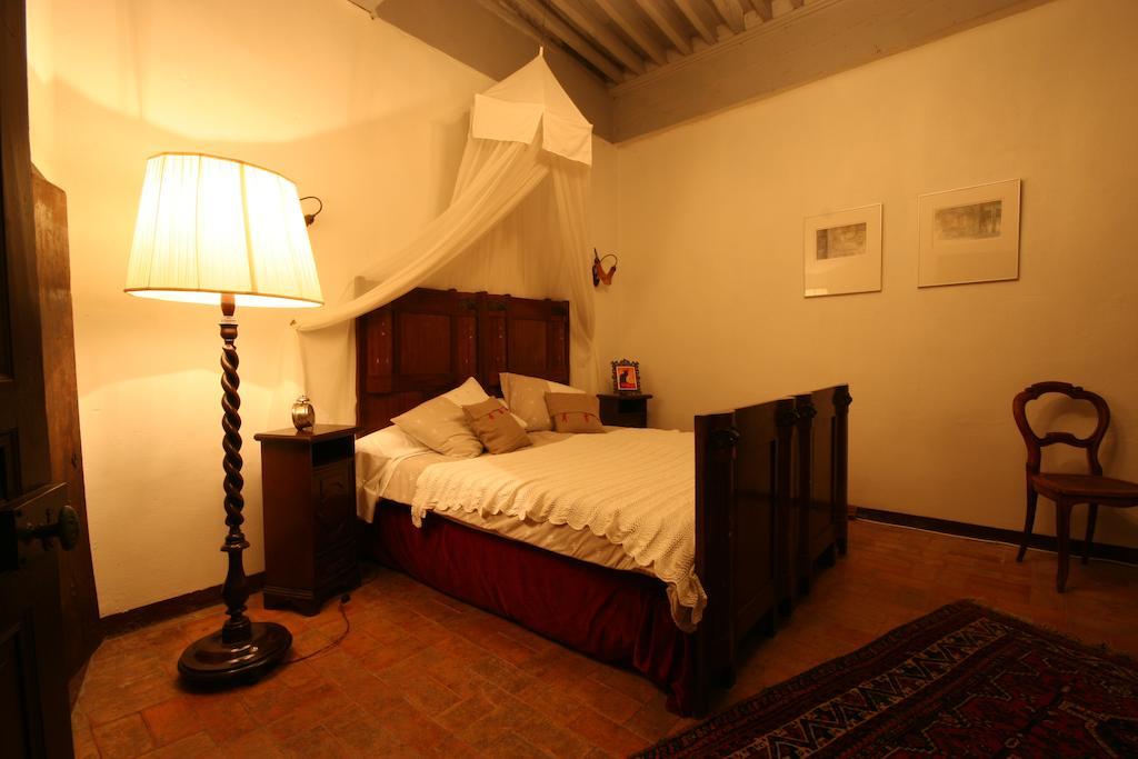 Chateau Rosans Bed and Breakfast Habitación foto