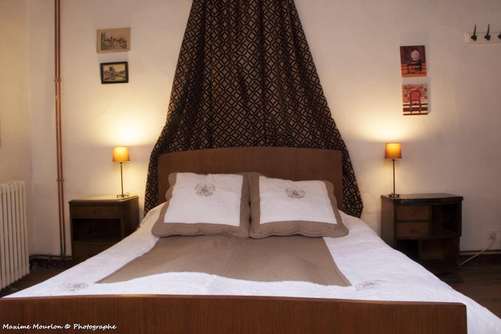Chateau Rosans Bed and Breakfast Habitación foto